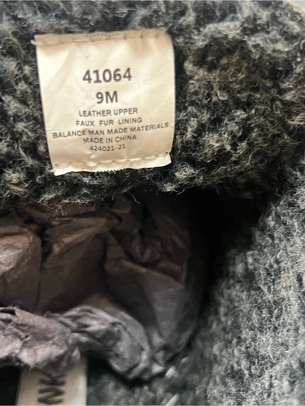 Minnetonka Men's Gray Suede Chukka Boots